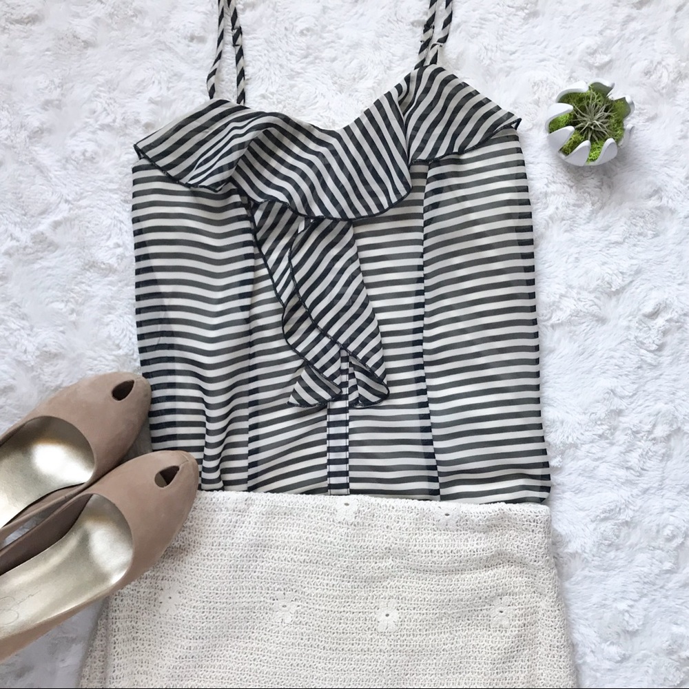 {Xhilaration} Black and Cream Spaghetti Ruffle